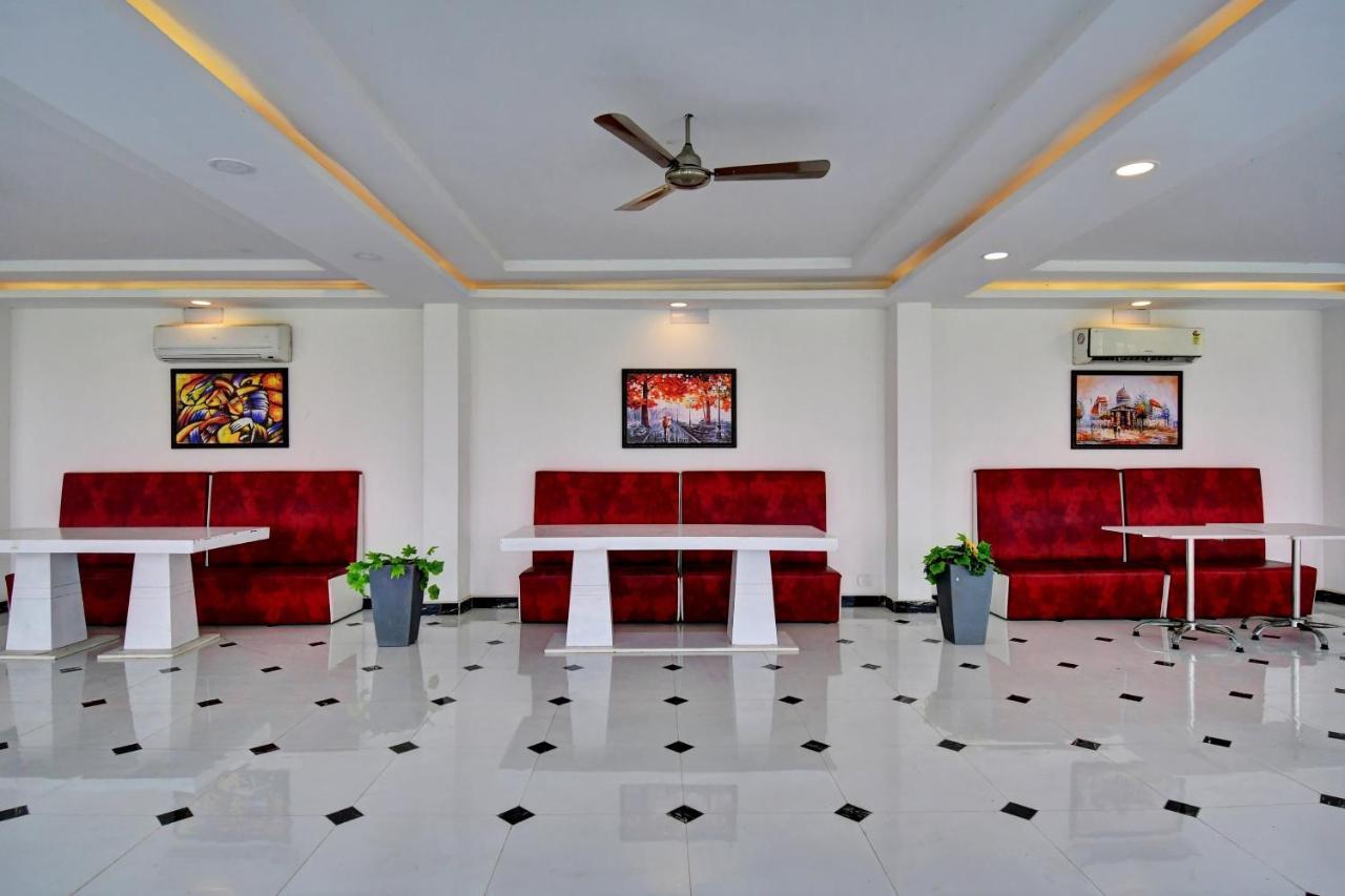 מלון טארפית Oyo Townhouse 779 Gods County מראה חיצוני תמונה