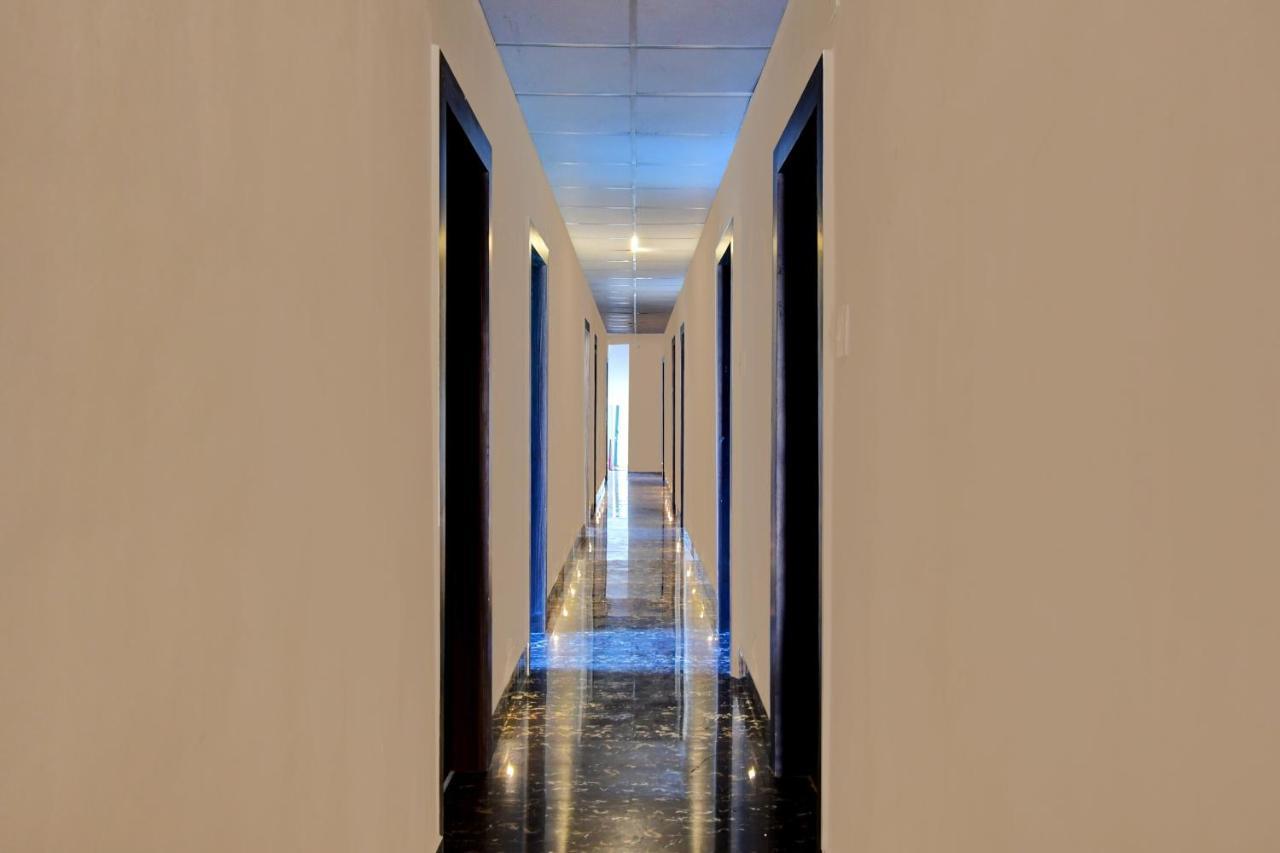 מלון טארפית Oyo Townhouse 779 Gods County מראה חיצוני תמונה